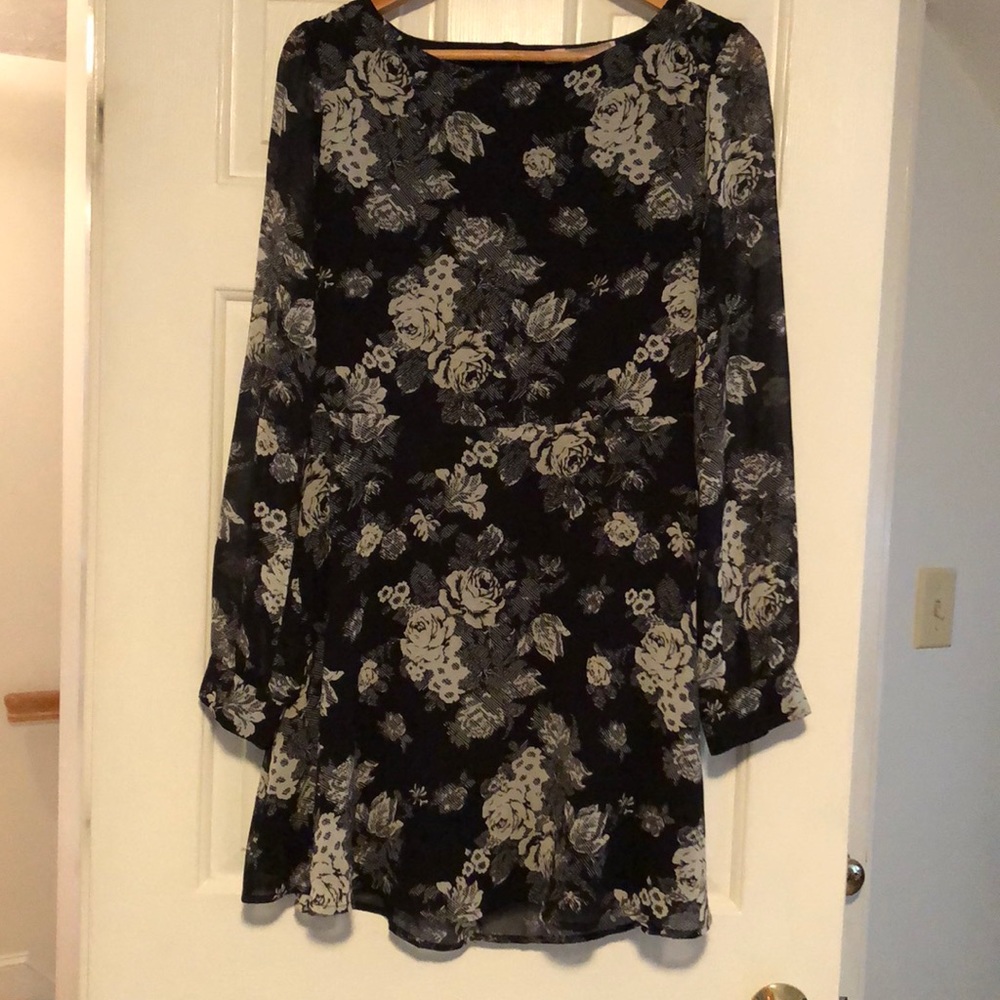 Black long sleeve dress